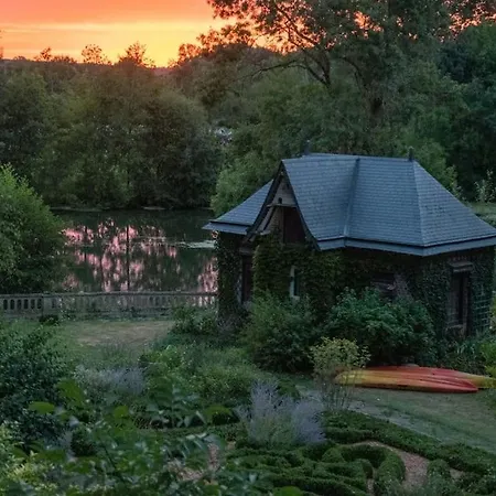 Maison De Famille De Charme En Pleine Nature En Bord De Riviere A 20 Min D'angers Seiches-sur-le-Loir