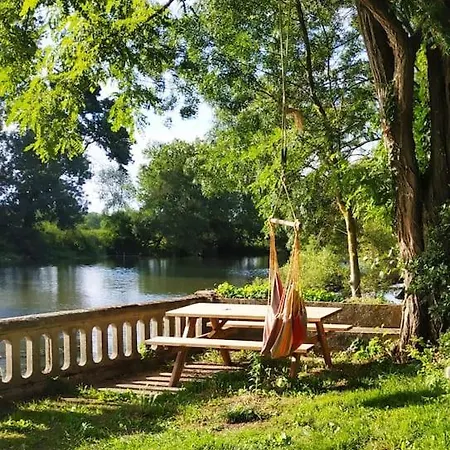 빌라 Maison De Famille De Charme En Pleine Nature En Bord De Riviere A 20 Min D'angers Seiches-sur-le-Loir