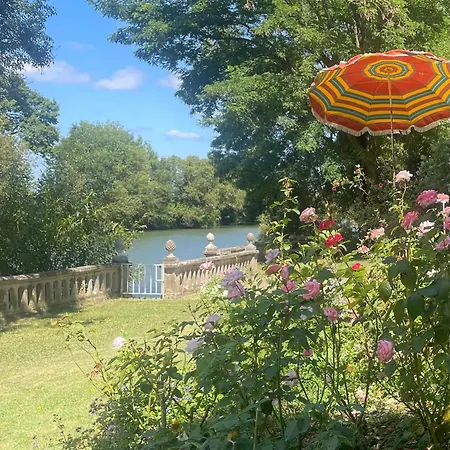 Maison De Famille De Charme En Pleine Nature En Bord De Riviere A 20 Min D'angers 빌라