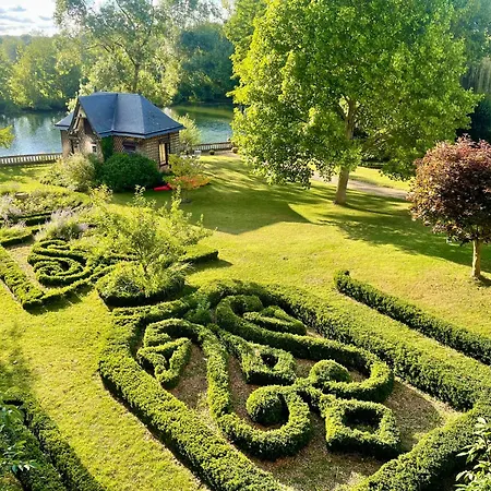 Maison De Famille De Charme En Pleine Nature En Bord De Riviere A 20 Min D'angers Вилла *