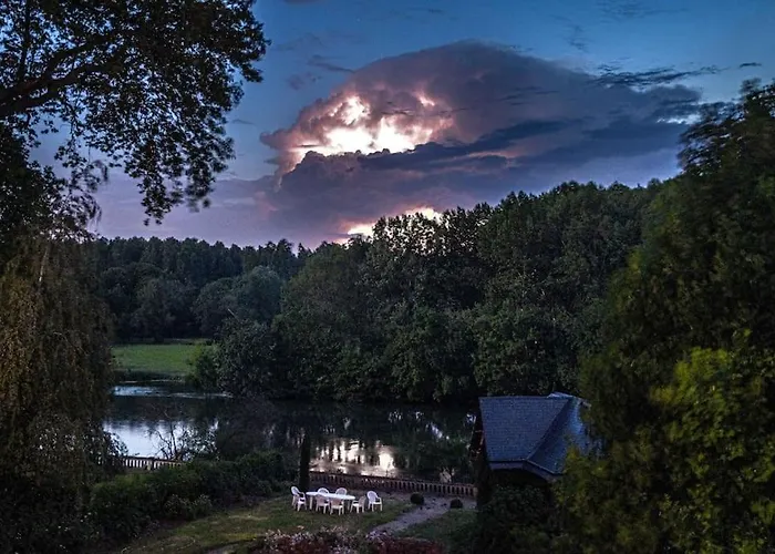 Maison De Famille De Charme En Pleine Nature En Bord De Riviere A 20 Min D'angers