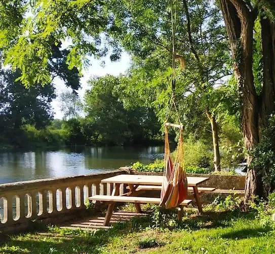 Villa Maison De Famille De Charme En Pleine Nature En Bord De Riviere A 20 Min D'angers Seiches-sur-le-Loir