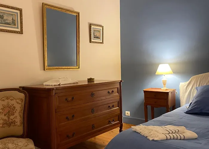 Villa Maison De Famille De Charme En Pleine Nature En Bord De Riviere A 20 Min D'angers Seiches-sur-le-Loir